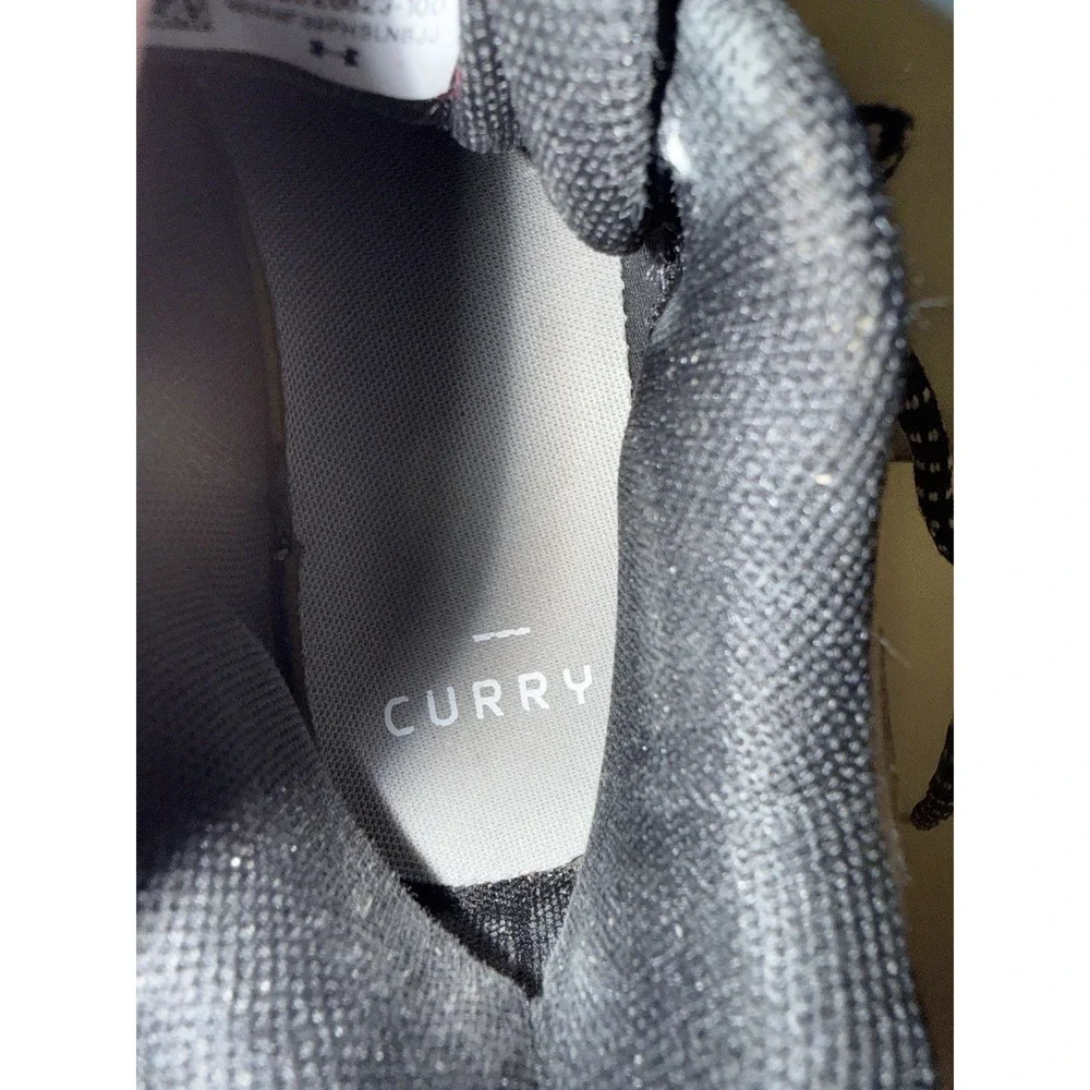 Under Armour Curry 3Z7 (GS) Size 6Y White Black Basketball Shoes 3026623-100‎